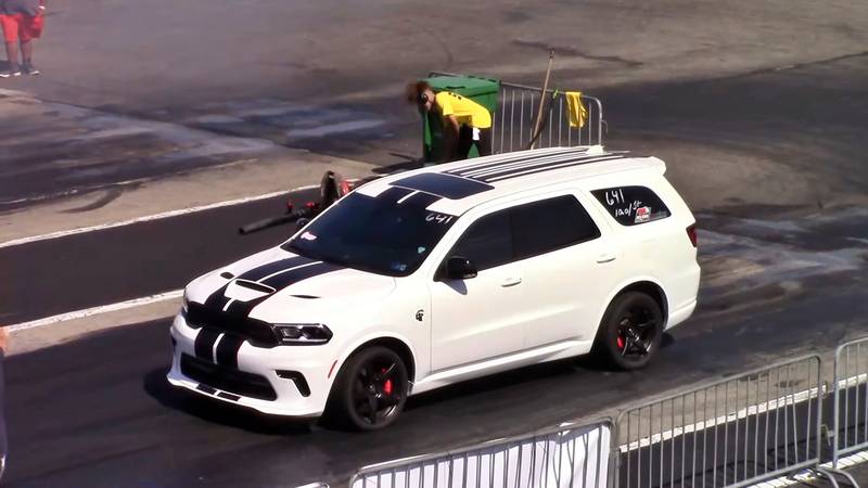 Dodge Durango Hellcat takes on the Camaro ZL1 and Mustang GT 5.0 Coyote
- image 1023595